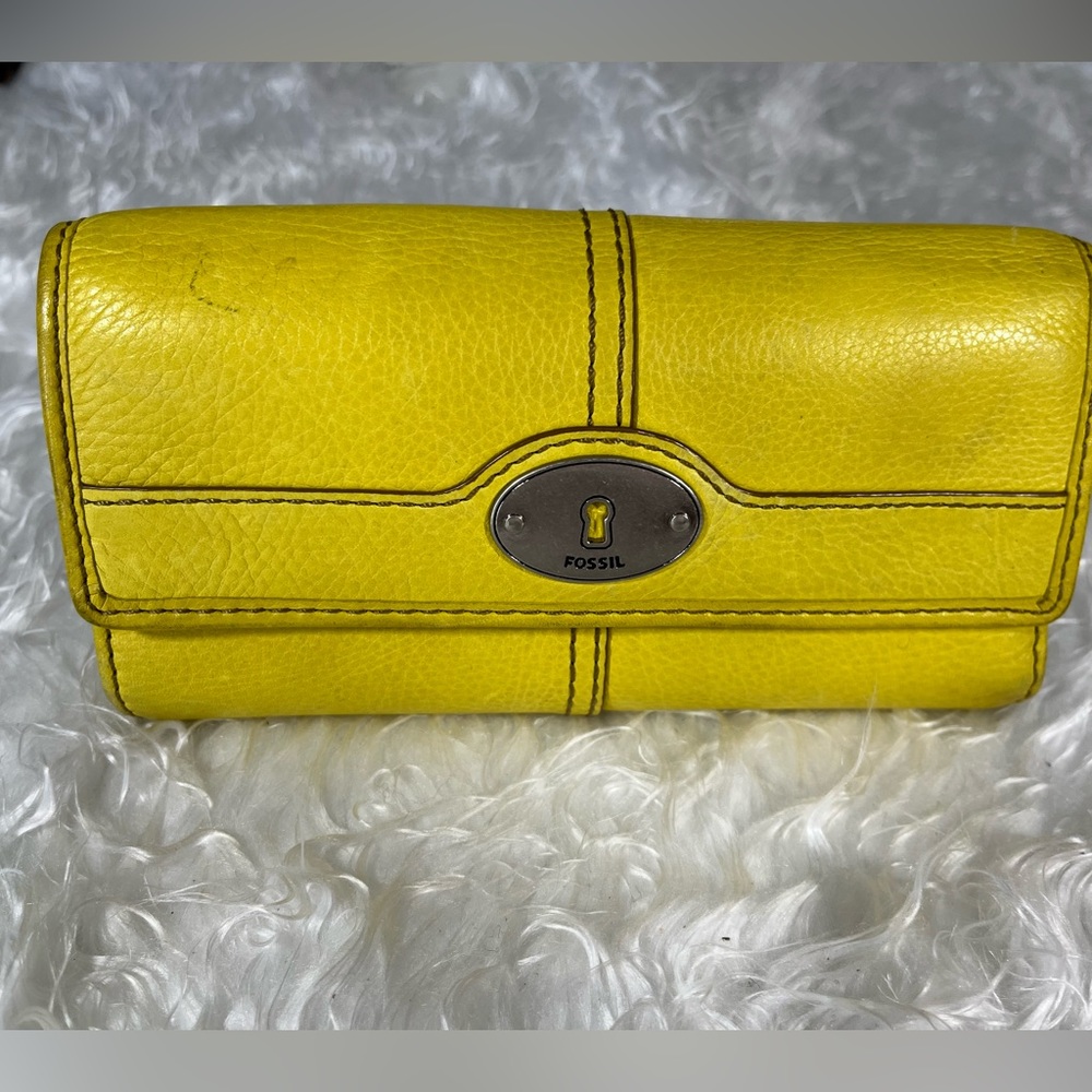 Fossil Maddox Wallet
Yellow Leather